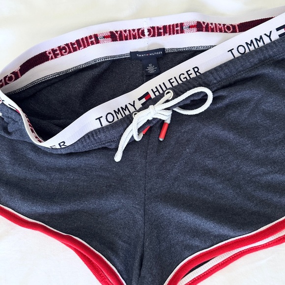 Tommy Hilfiger UO Exclusive Retro Shorts - Navy - M - Picture 8 of 12